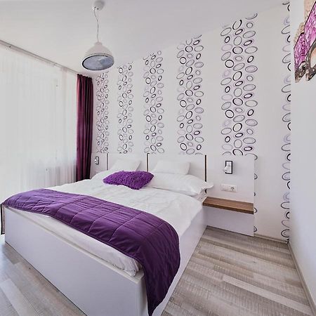 Apartman Rubin Sarvar Exterior photo