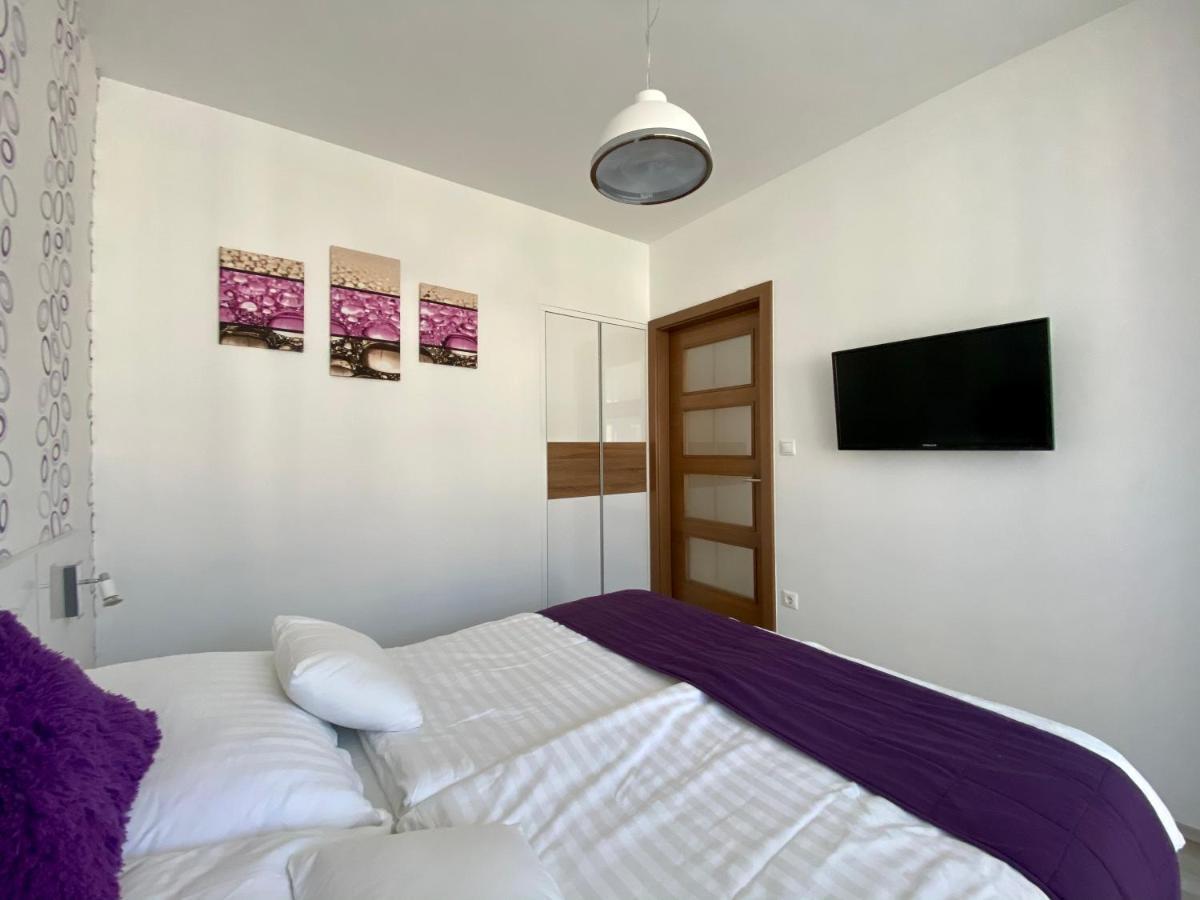 Apartman Rubin Sarvar Exterior photo