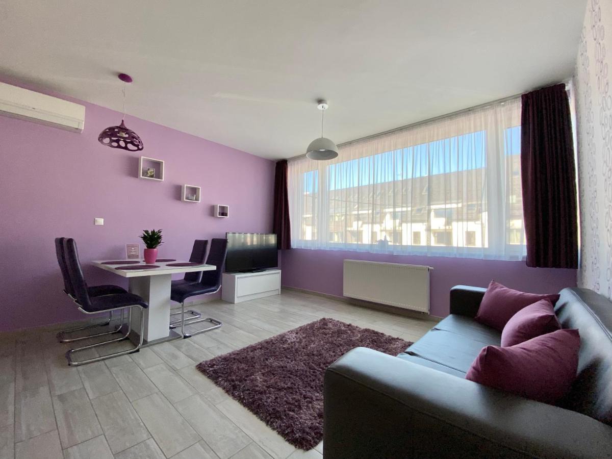 Apartman Rubin Sarvar Exterior photo