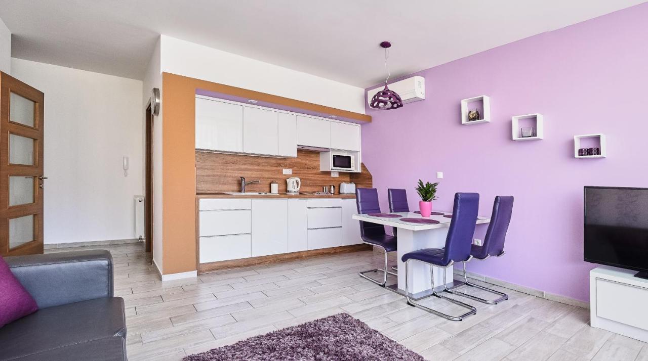 Apartman Rubin Sarvar Exterior photo